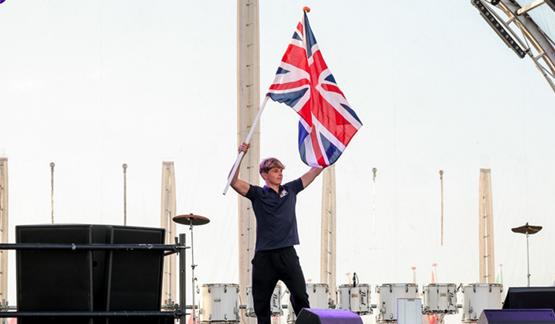 mattia maini formula kite flag bearer at sailing world championships