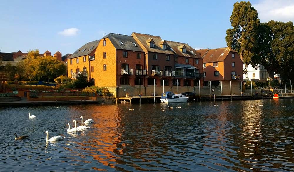 Wide shot of River Avon Evesham Worcestershire English Midlands England UK